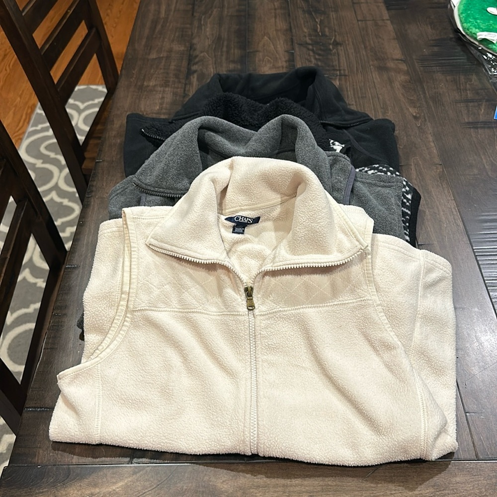 Chaps women’s fleece vests (4 vests)